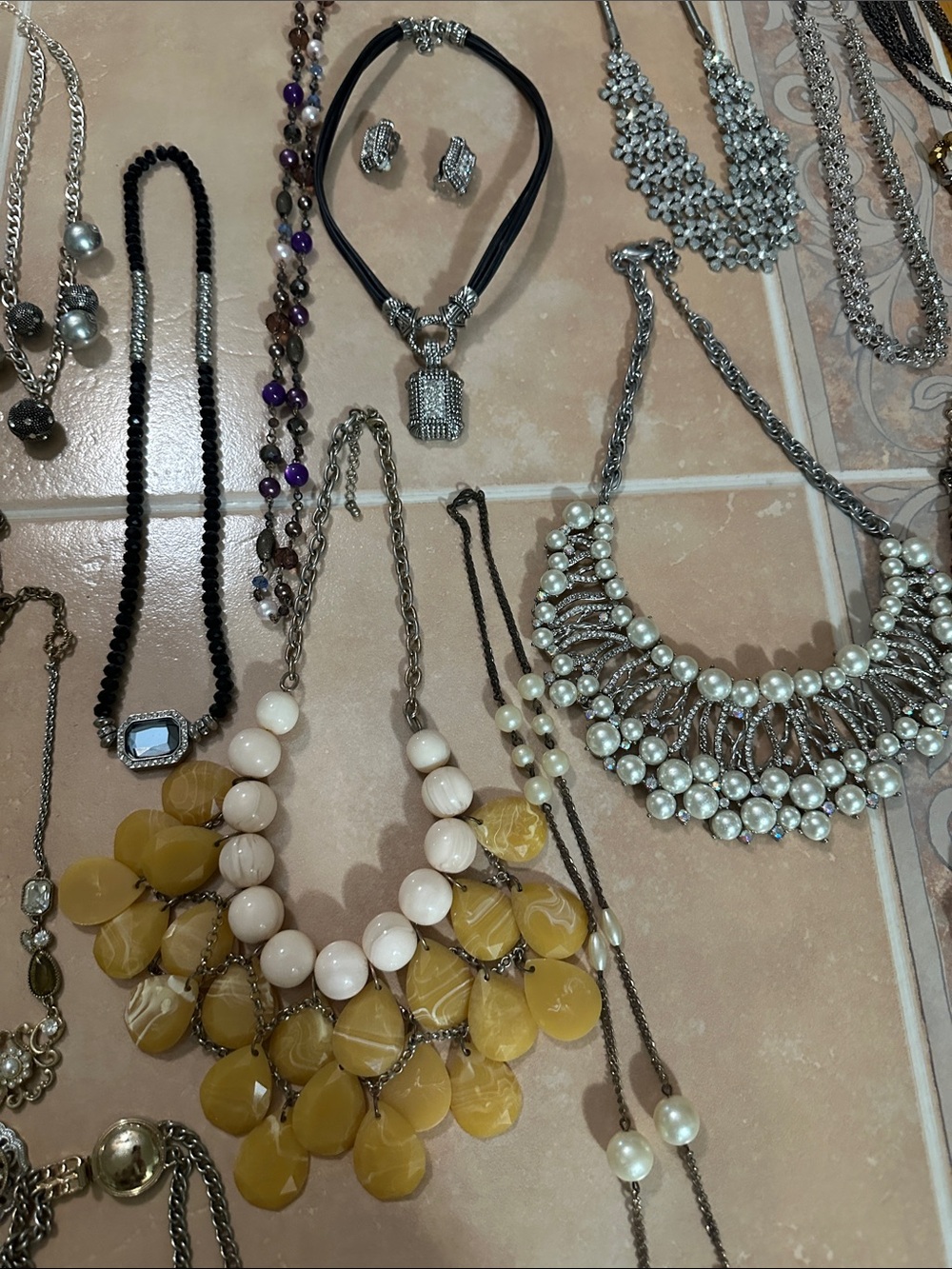 5lb Women’s Fashion Necklace Sets 27 plus!